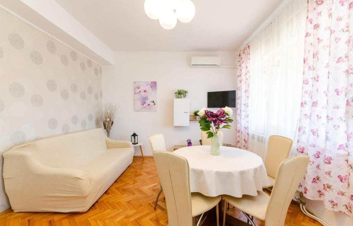 Apartments Tatjana Crikvenica Exterior photo